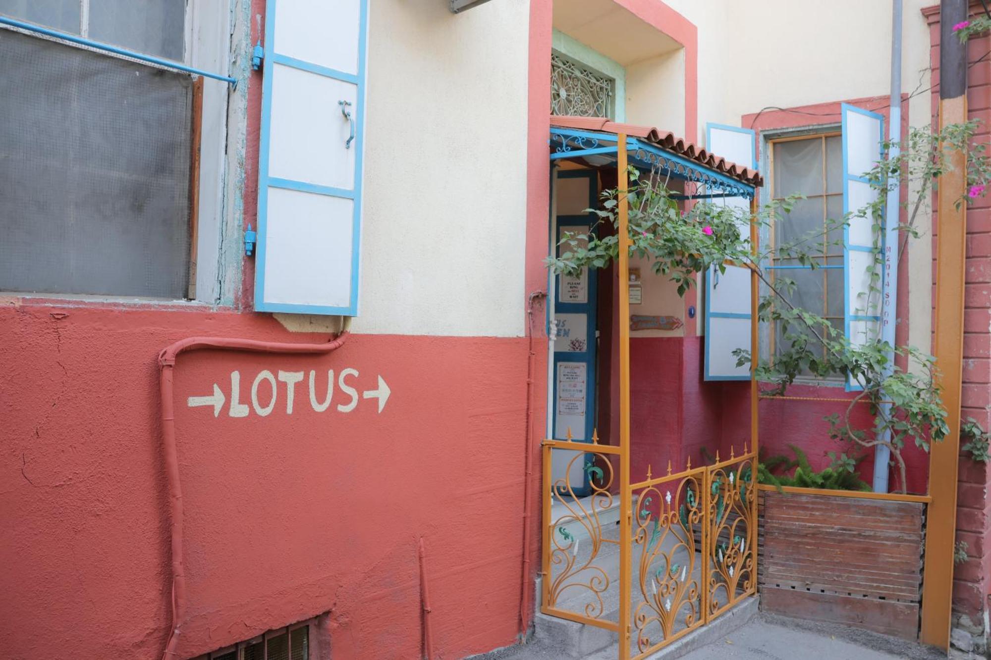 Lotus Garden Hostel Izmir Eksteriør billede