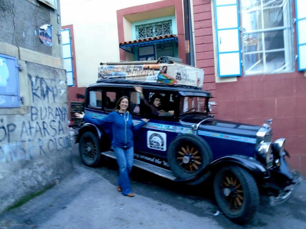 Lotus Garden Hostel Izmir Eksteriør billede